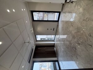 Furnished Amenities in 4 BHK Builder Floor at South Extension ii – for Sale