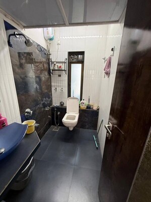 Team Area in 2 BHK Apartment at Hiranandani Meadows, Manpada – for Rent
