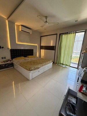 Living Room in 2 BHK Apartment at Hiranandani Meadows, Manpada – for Rent