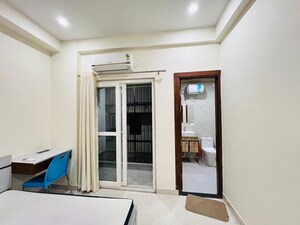 Room in 2 BHK Builder Floor at Sector 43 – for Rent