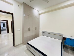 Room in 2 BHK Builder Floor at Sector 43 – for Rent