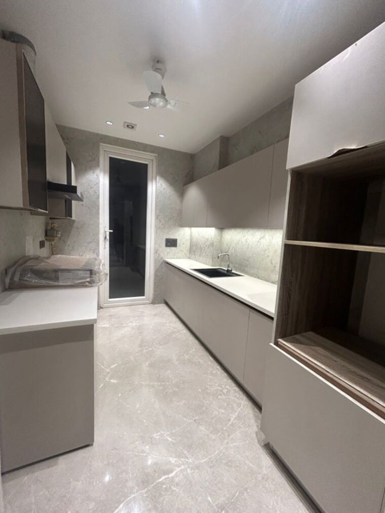 Kitchen, safdarjung enclave 3 Bedroom 1350 Sq.Ft. Builder Floor In Safdarjung Enclave Delhi 10410653