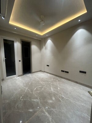 Room in 3 BHK Builder Floor at Safdarjung Enclave – for Sale