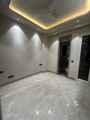 Room in 3 BHK Builder Floor at Safdarjung Enclave – for Sale