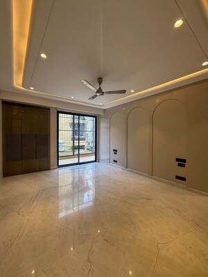 Room in 4 BHK Builder Floor at Greater Kailash ii – for Sale