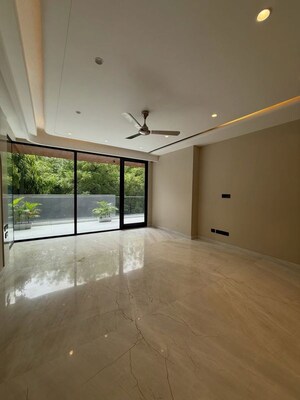 Room in 4 BHK Builder Floor at Greater Kailash ii – for Sale