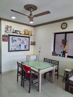 Team Area in 4 BHK Apartment at Thakur Jewel Tower, Kandivali East – for Rent
