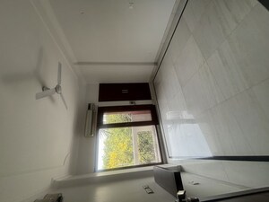 Furnished Amenities in 3 BHK Builder Floor at Safdarjung Enclave – for Sale