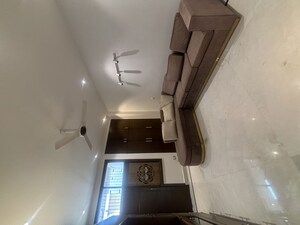 Furnished Amenities in 3 BHK Builder Floor at Safdarjung Enclave – for Sale