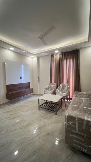 Living Room in 1 BHK Builder Floor at Sector 52 – for Rent