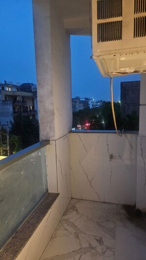 Swimming Pool in 1 BHK Builder Floor at Nathupur – for Rent