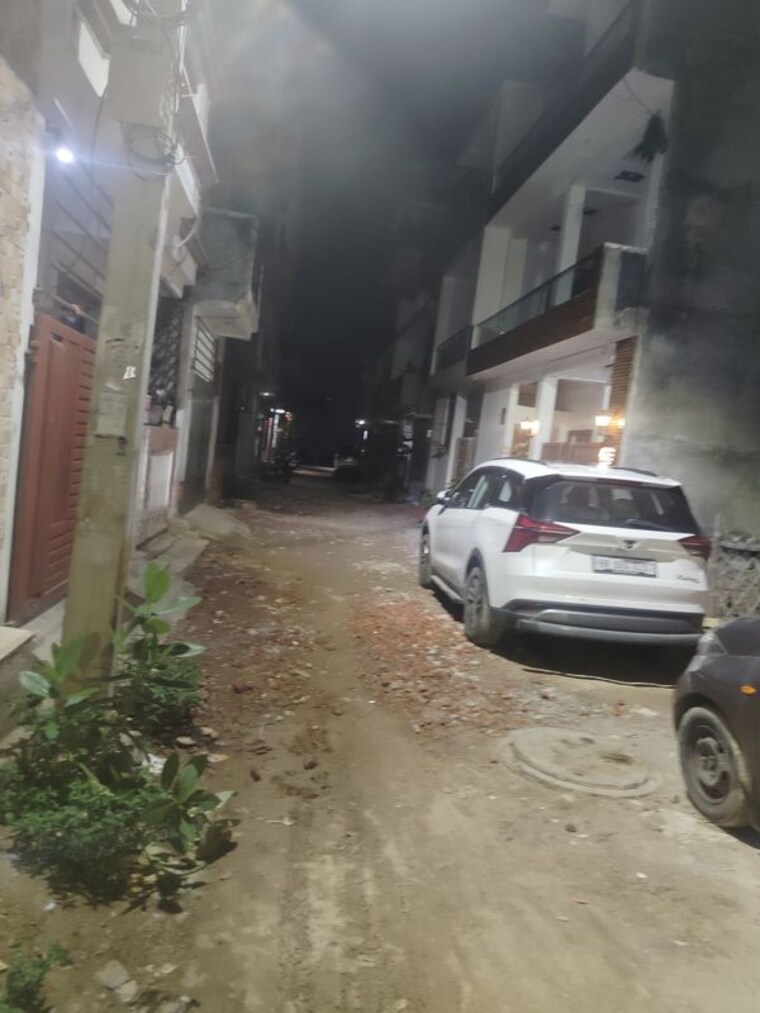  Parking, indira nagar 4 Bedroom 600 Sq.Ft. Independent House In Indira Nagar Lucknow 10410702