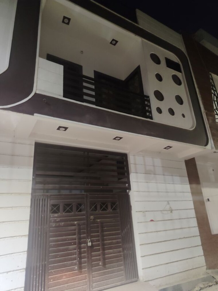 Exterior View, indira nagar 4 Bedroom 600 Sq.Ft. Independent House In Indira Nagar Lucknow 10410702