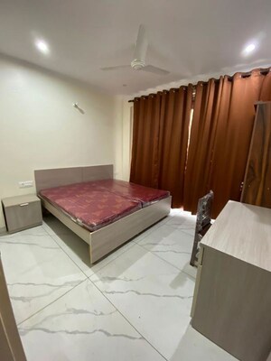 Team Area in 3 BHK Builder Floor at DLF City Phase IV, Dlf Phase iv – for Rent