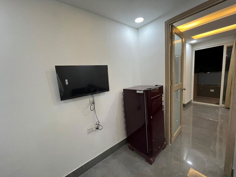 Living Room, dlf-siris-estate 1 Bedroom 890 Sq.Ft. Builder Floor In Sector 24 Gurgaon 10410712