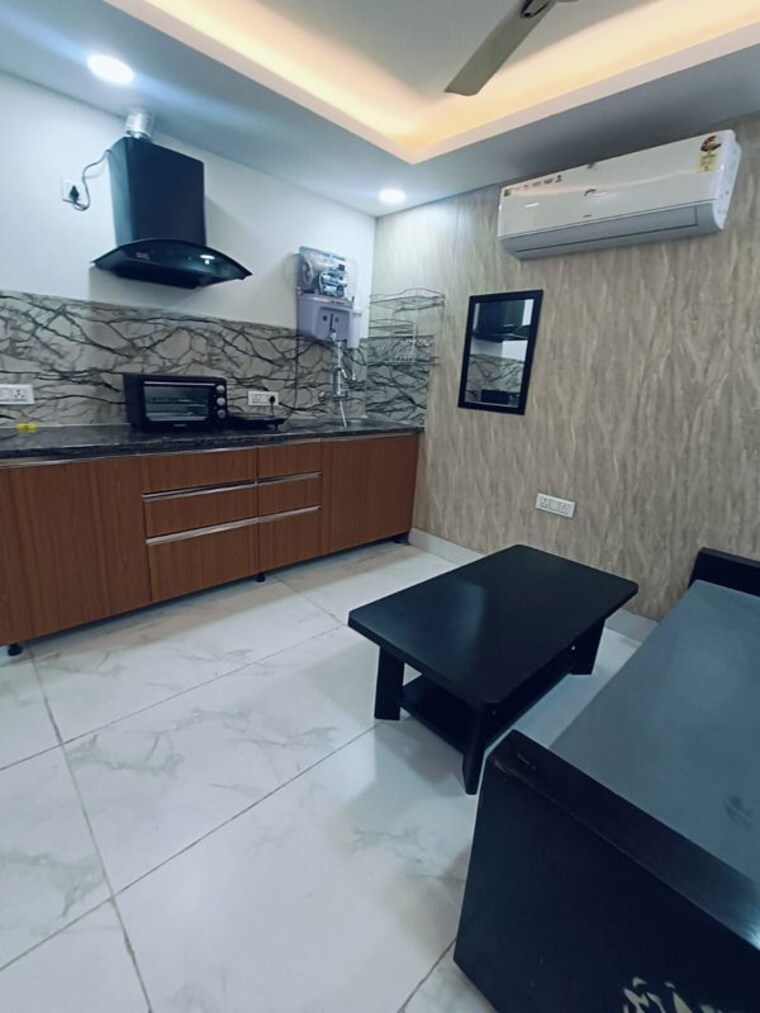 Kitchen, dlf city phase 3 1 Bedroom 850 Sq.Ft. Builder Floor In Dlf City Phase 3 Gurgaon 10410717