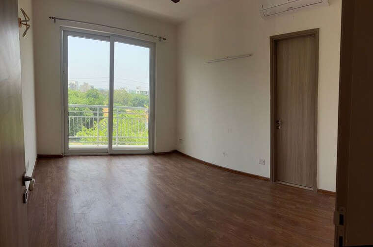 Room, vatika-sovereign-park 4 Bedroom 3360 Sq.Ft. Apartment In Sector 99 Gurgaon 10410724
