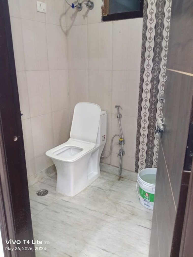Bathroom, panchsheel vihar 2 Bedroom 80 Sq.Yd. Builder Floor In Panchsheel Vihar Delhi 10403895