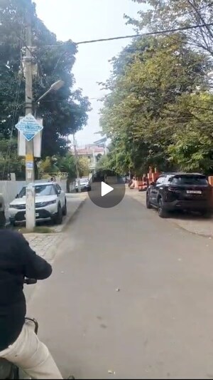 Parking in 5 BHK Independent House at Indira Nagar – for Sale