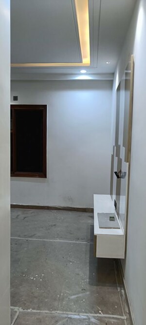 Room in 4 BHK Builder Floor at Rohini Sector 7 – for Sale