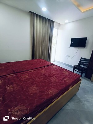 Bedroom in 1 BHK Builder Floor at Sector 40 – for Rent