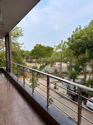 Balcony in 1 BHK Apartment at Sector 42 – for Rent