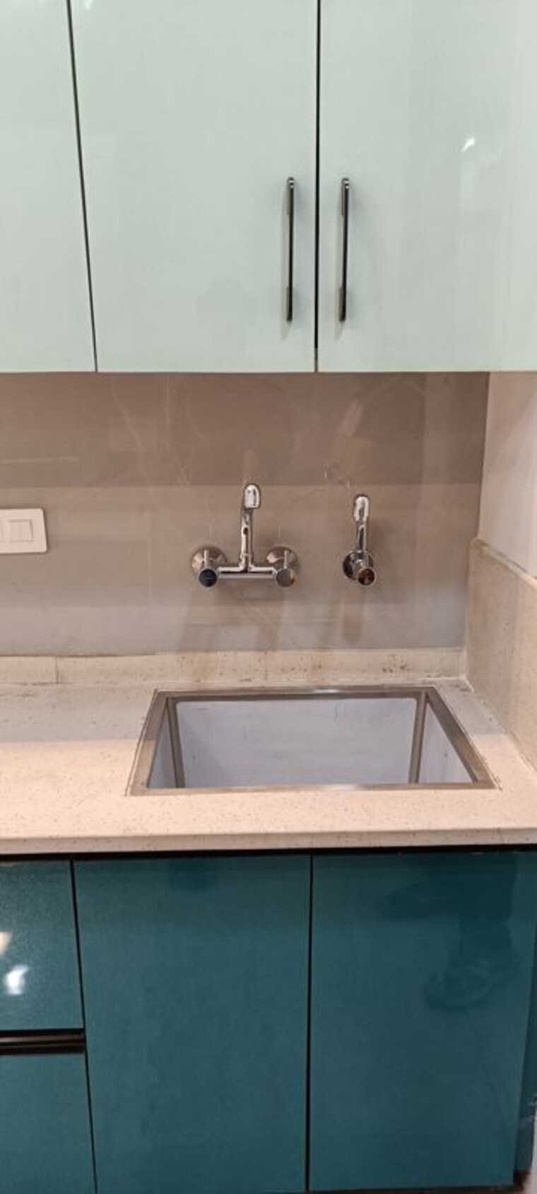 Bathroom, rohini sector 7 Commercial Office Space 64 Sq.Mt. In Rohini Sector 7 Delhi 10410758
