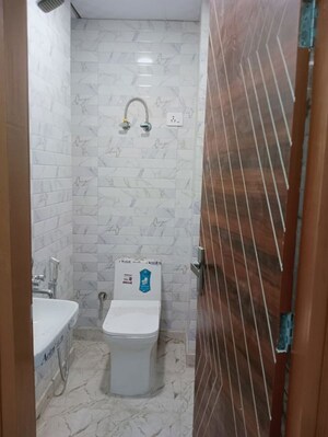 Bathroom in 1 BHK Apartment at Malviya Nagar – for Rent