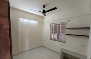 Room in 3 BHK Apartment at DSR Green Waters, Gunjur – for Rent