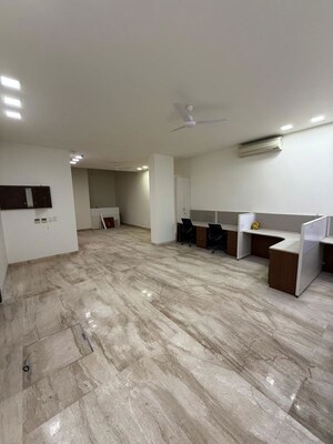Room in 5 BHK Penthouse at Jawahar Nagar – for Sale