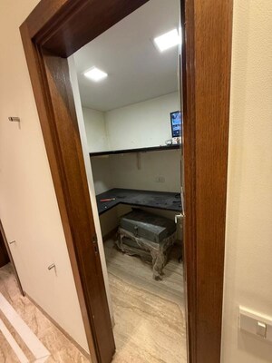 Furnished Amenities in 5 BHK Penthouse at Jawahar Nagar – for Sale