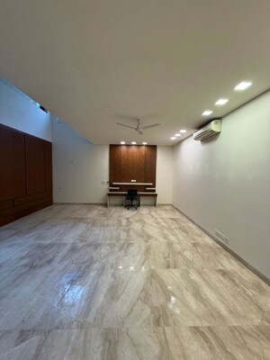 Room in 5 BHK Penthouse at Jawahar Nagar – for Sale