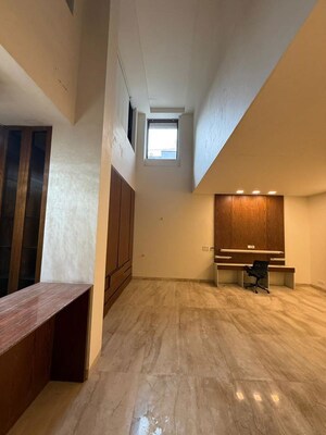Room in 5 BHK Penthouse at Jawahar Nagar – for Sale