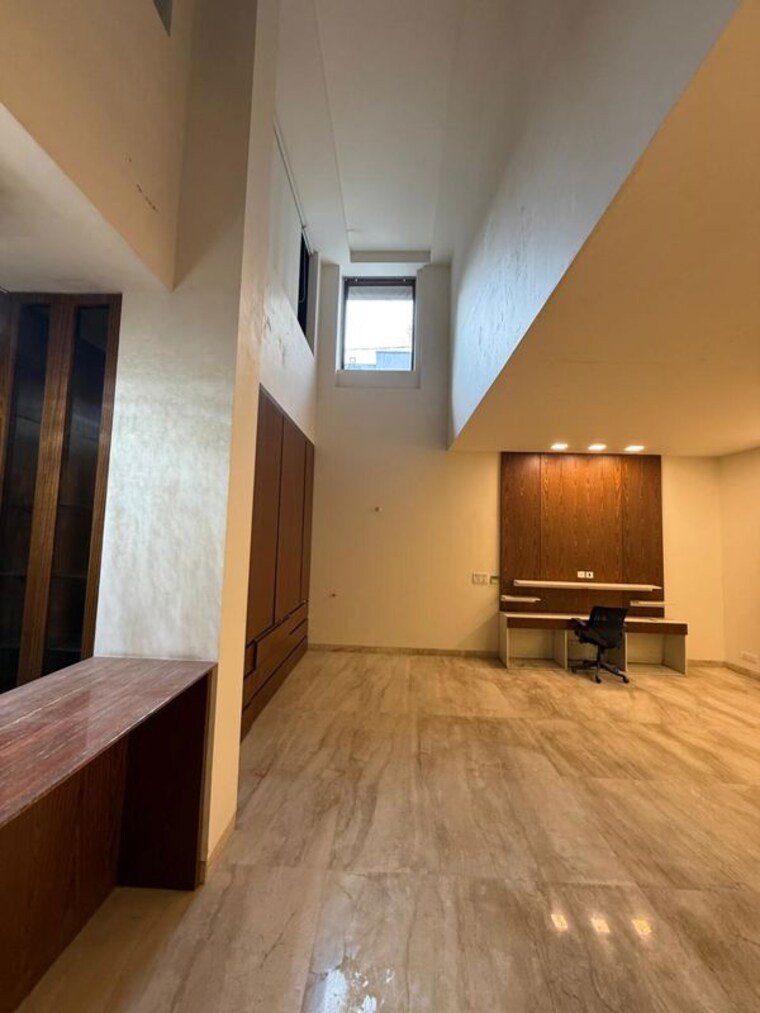 Room, jawahar nagar 5 Bedroom 5500 Sq.Ft. Penthouse In Jawahar Nagar Delhi 10410813