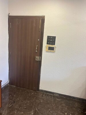 Bedroom in 2 BHK Apartment at Lokhandwala Complex – for Rent