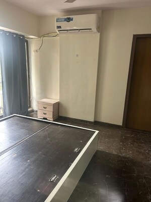 Bedroom in 2 BHK Apartment at Lokhandwala Complex – for Rent