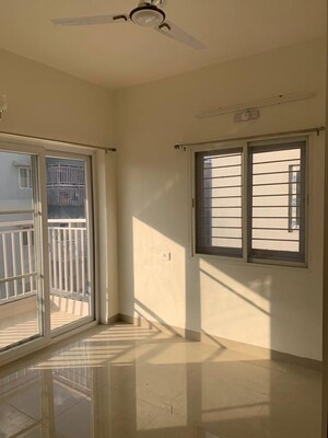 Room in 2 BHK Apartment at Jains Carlton Creek Phase 2, Manikonda – for Sale
