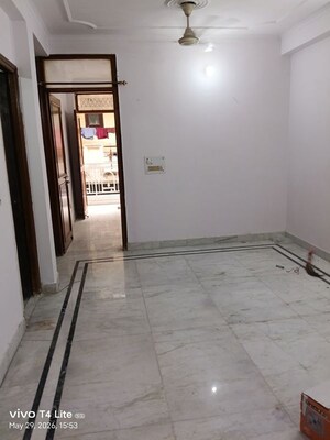 Room in 2 BHK Builder Floor at Jawahar Nagar – for Rent
