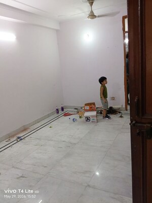 Room in 2 BHK Builder Floor at Jawahar Nagar – for Rent