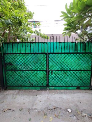 Swimming Pool in 3 BHK Independent House at Palam Vihar Residents Association, Palam Vihar – for Rent