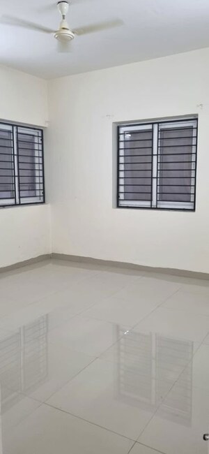 Room in 2 BHK Apartment at Jains Carlton Creek, Manikonda – for Rent