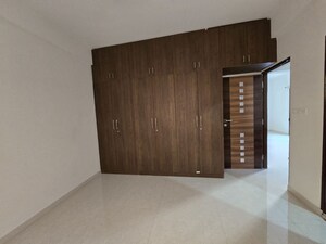 Room in 2 BHK Apartment at Halasuru – for Rent
