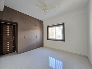Room in 2 BHK Apartment at Halasuru – for Rent