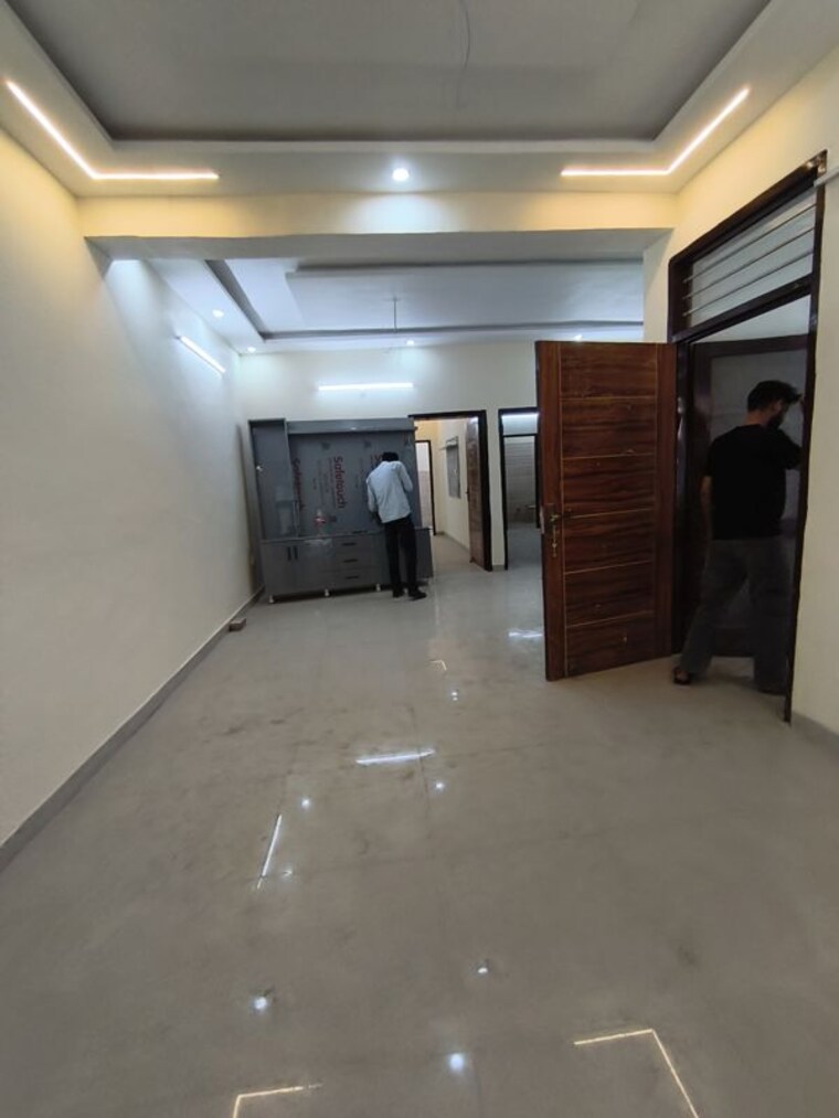  Parking, bhabat 4 Bedroom 115 Sq.Yd. Villa In Bhabat Zirakpur 10410877