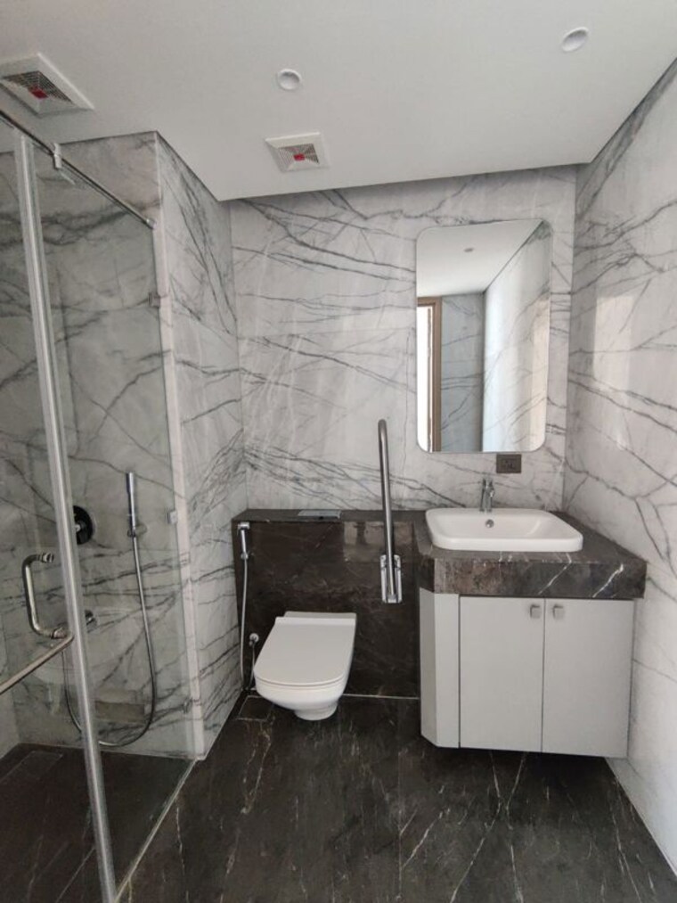 Bathroom, rustomjee-crown 4 Bedroom 2500 Sq.Ft. Apartment In Prabhadevi Mumbai 10410895