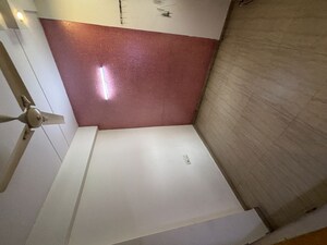 Furnished Amenities in 2.5 BHK Apartment at Prateek Fedora, Sector 61 – for Sale