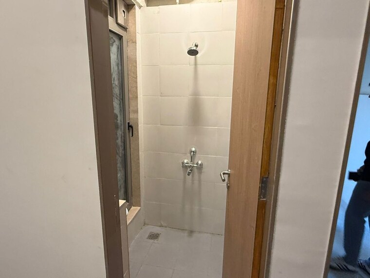 Bathroom, lodha-bellagio 5 Bedroom 2100 Sq.Ft. Apartment In Powai Mumbai 10410917