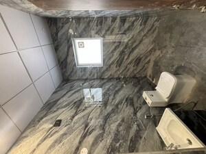 Bathroom in 3 BHK Apartment at Metropark Park View Apartments, Sector 61 – for Rent