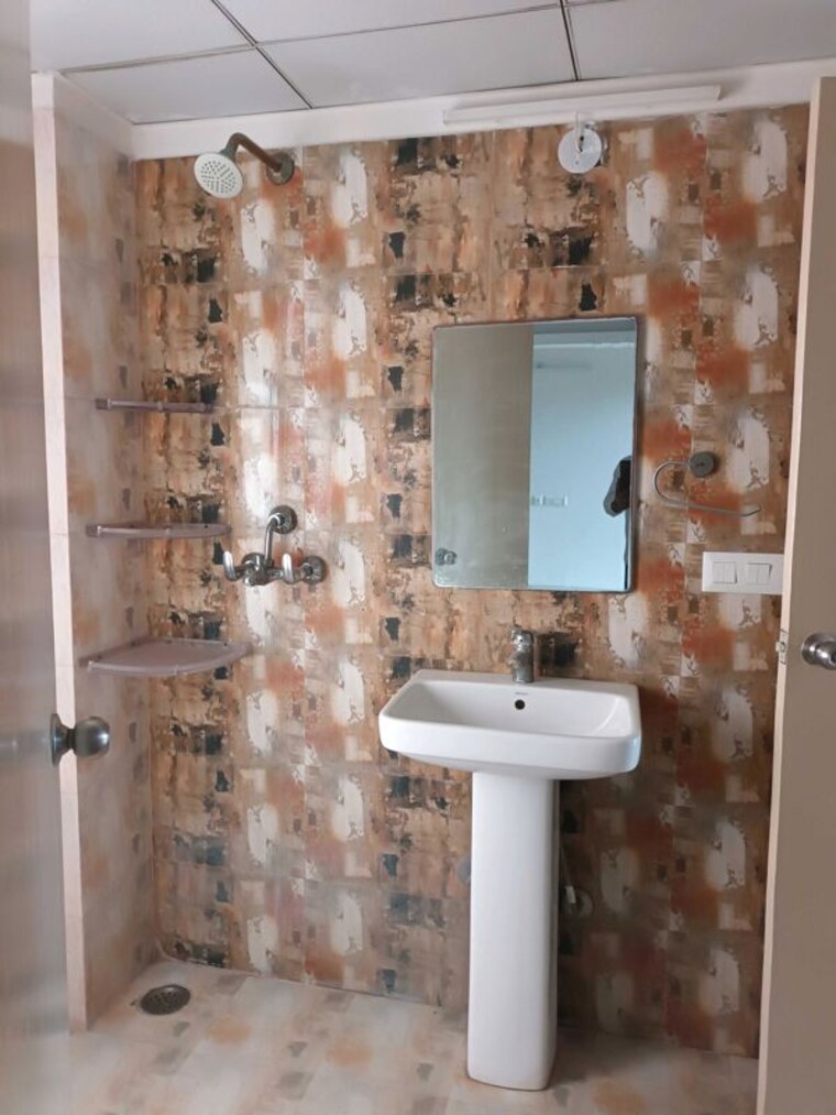 Bathroom, ska-greenarch 2 Bedroom 1000 Sq.Ft. Apartment In Sector 16b Greater Noida Greater Noida 10410914