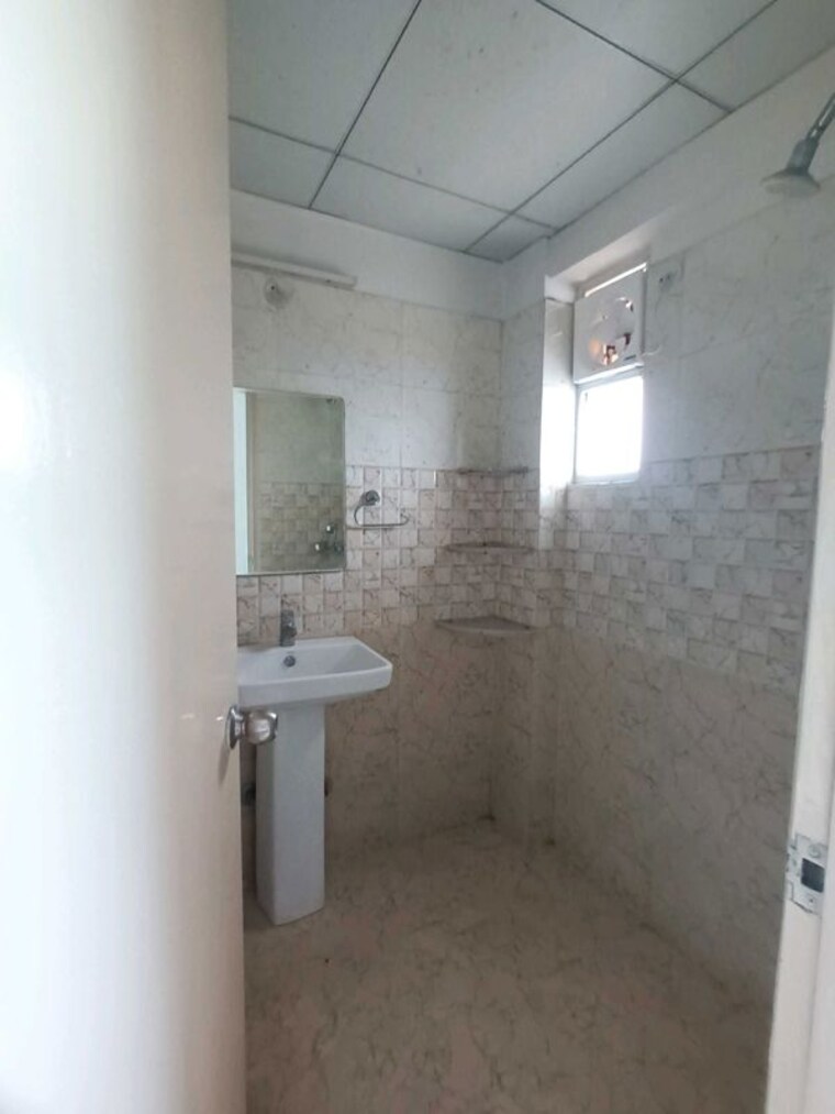 Bathroom, ska-greenarch 2 Bedroom 1000 Sq.Ft. Apartment In Sector 16b Greater Noida Greater Noida 10410914
